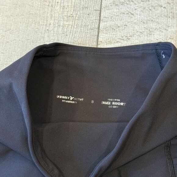 Old Navy Active Powersoft High Rise Bike Shorts - Picture 2 of 3